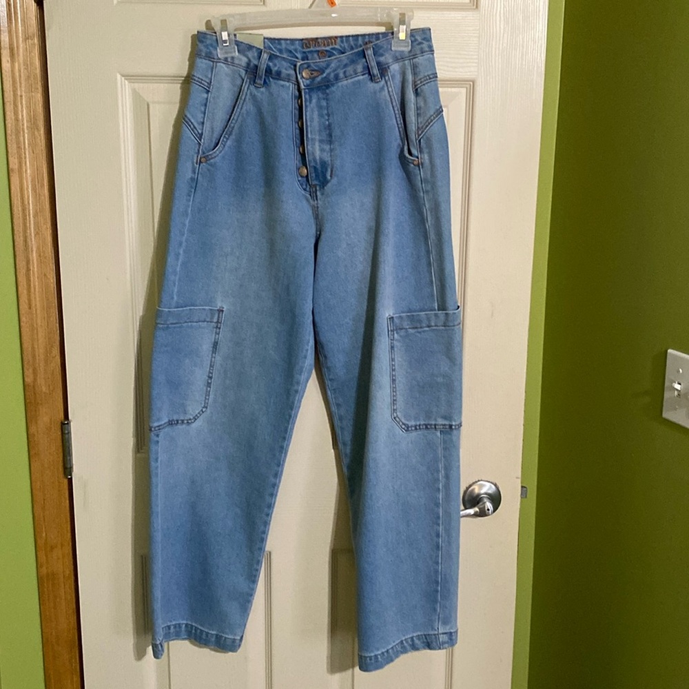 NWT Cream jeans high waist. 14in length 38in